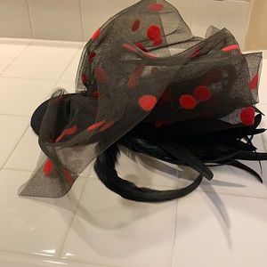 Arturo Rios fascinator